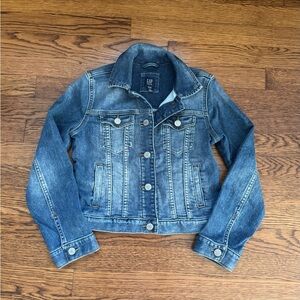 GAP Kids Classic Blue Denim Jacket- super soft. EUC. Size Medium.